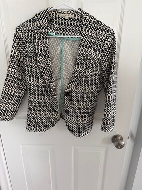 Cabi Black & White Geometric blazer